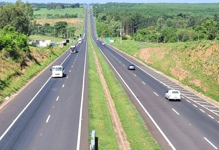 Carnaval nas estradas: Eixo SP prevê circulação de 1,3 milhão de veículos
