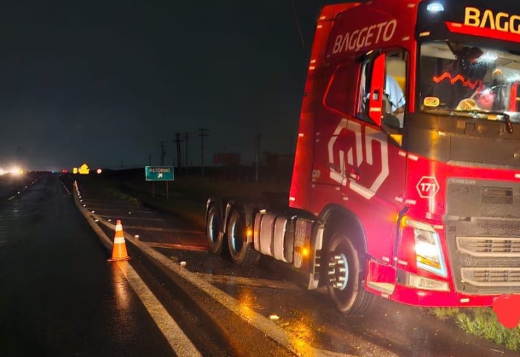 Caminhoneiro embriagado é preso após trafegar em contramão na Rodovia Anhanguera, em Araras