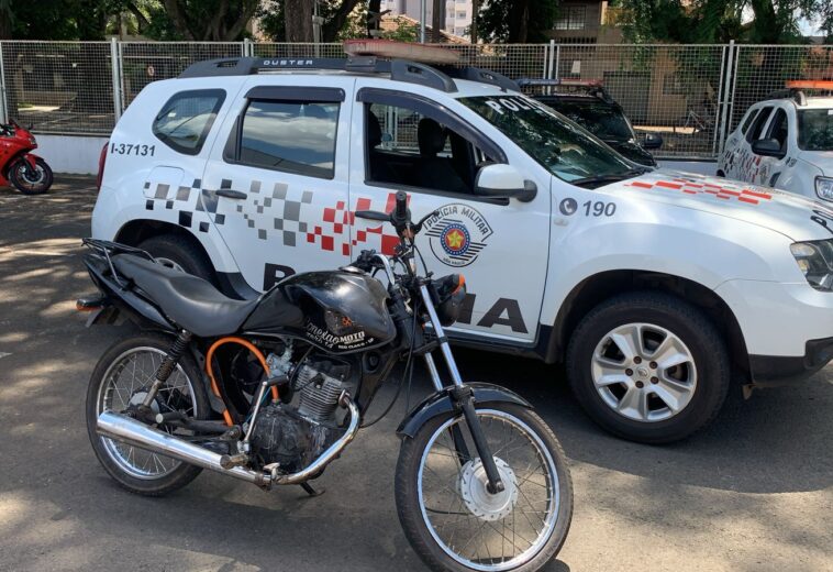 Dupla é flagrada tentando retirar moto de área de mata e acaba detida em Rio Claro