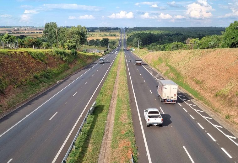 Mais de 1,3 milhão de veículos devem passar pelas rodovias da Eixo SP durante o feriado prolongado