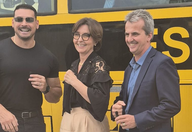 Cordeirópolis recebe novo ônibus escolar por meio de emenda do deputado Felipe Franco a pedido do vereador Valmir Sanches