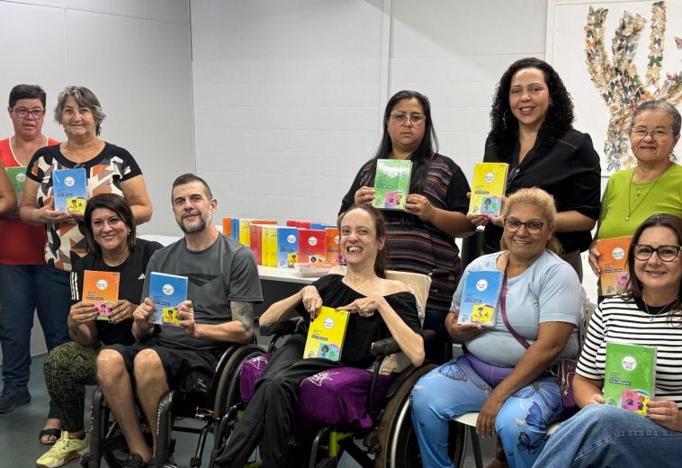 Cordeirópolis recebe livros de Libras