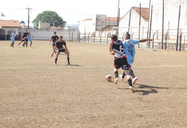 Salão do Zé Mário e Quebrada Piratininga seguem invictos e dominam a Copa Araras e Taça Ararense
