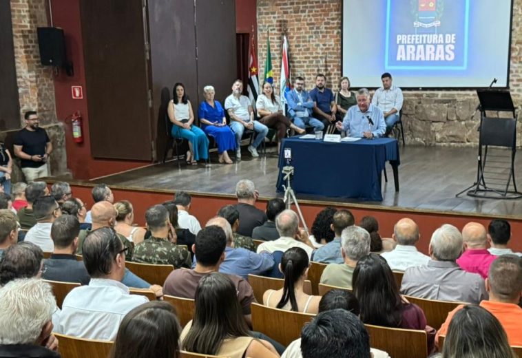 Em coletiva, prefeito Irineu Maretto apresenta balanço do primeiro ano e detalha próximos investimentos em Araras