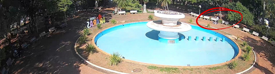 Morador de rua ataca idoso em praça de Araras e vítima fica em estado grave