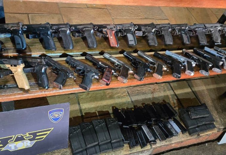 Fundo falso, arsenal oculto e prisão: abordagem na Castello Branco revela rota do tráfico internacional de armas